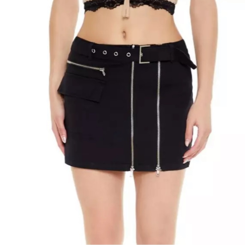 NWT Forever 21 Black Cargo Mini Skirt